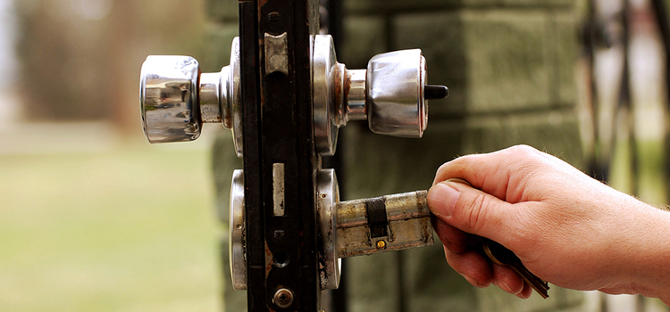 front door latch repair San Fernando