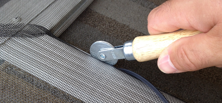 metal screen door repair in San Fernando