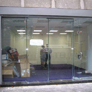 shop front door repair San Fernando