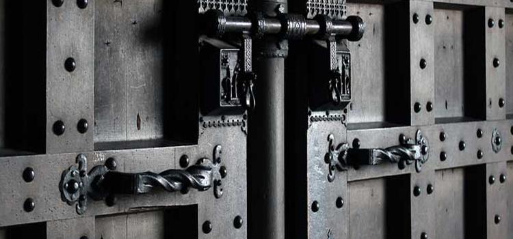steel entry door repair in San Fernando